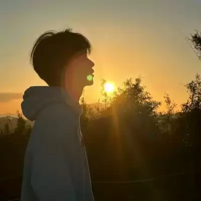 闻皎月